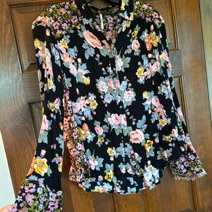 Floral Blouse Size L